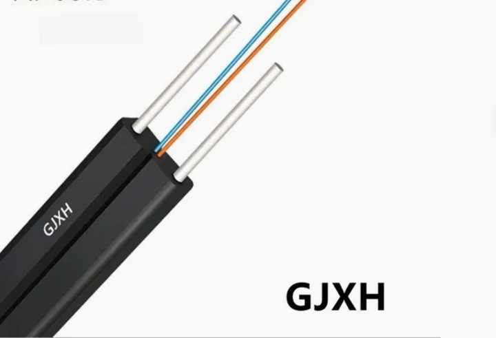 4 نواة داخلية FTTH قطرة كابل GJXH/GJXFH قوس النوع الفولاذ/FRP عضو القوة