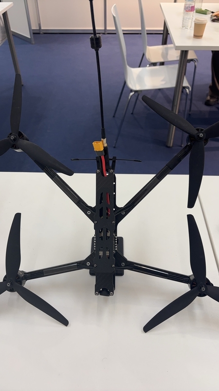 13 بوصة SE FPV طائرة بدون طيار نقل إشارة مستقرة صور عالية الوضوح حياة بطارية طويلة وقابلة للفصل