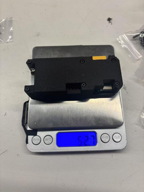 طائرة بدون طيار FPV رباعية المراوح بمدى 10 كيلومترات/لفة إشارات مستقرة حوالي 60-70 نيوتن مع موصل FC