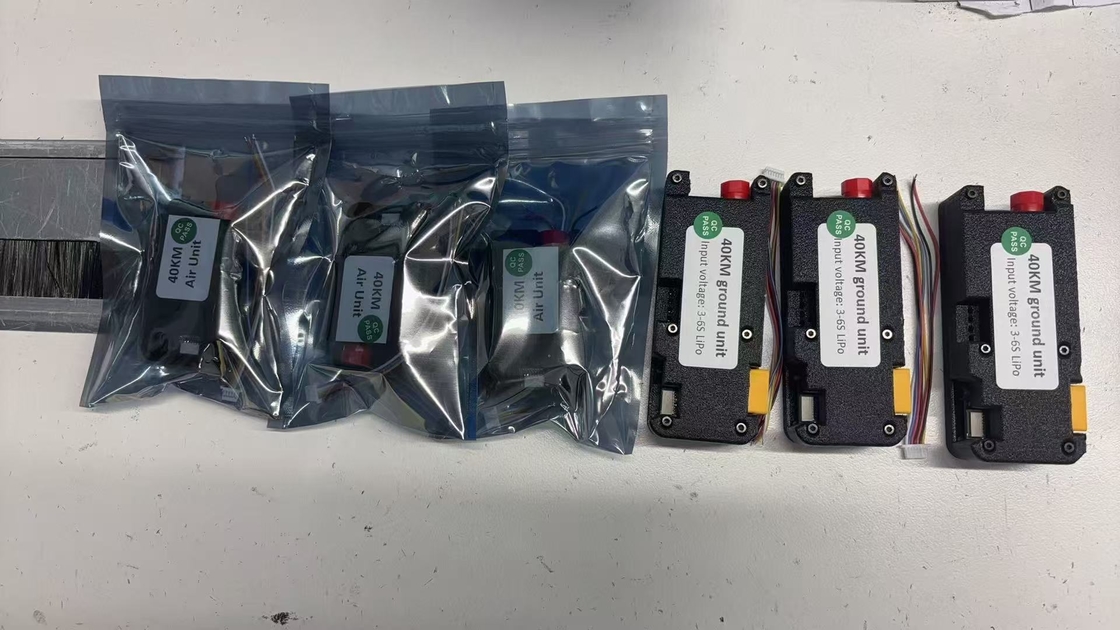 مادة غلاف الطلاء السرية لطائرة بدون طيار FPV رباعية المراوح بطول 25 كيلومتر/لفة، نوع موصل الأسلاك من الداخل إلى الخارج FC لقوة شد عالية