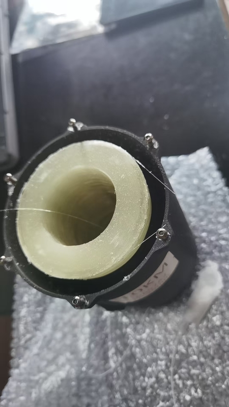 مادة غلاف الطلاء السرية لطائرة بدون طيار FPV رباعية المراوح بطول 25 كيلومتر/لفة، نوع موصل الأسلاك من الداخل إلى الخارج FC لقوة شد عالية