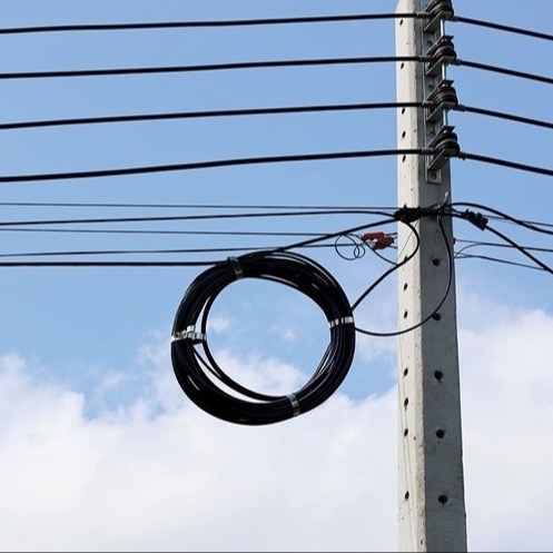 سلك الرسول الأسود كابل FTTH البصري، 4 نواة، يستخدم في بناء الاتصالات