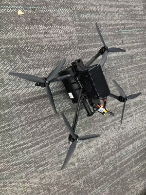 مادة غلاف الطلاء السرية لطائرة بدون طيار FPV رباعية المراوح بطول 25 كيلومتر/لفة، نوع موصل الأسلاك من الداخل إلى الخارج FC لقوة شد عالية